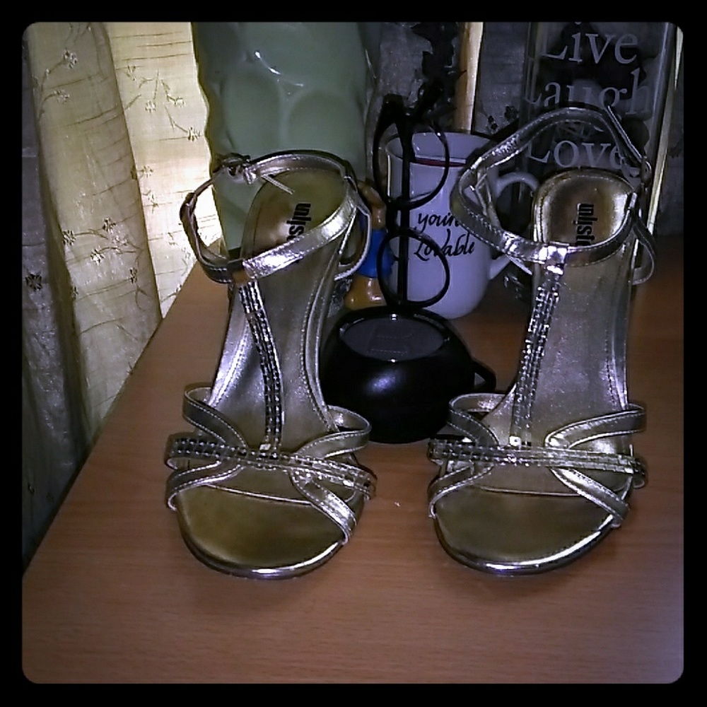 High heel sandals